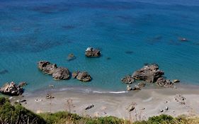 Ocean Bliss Villa, By Hellocrete